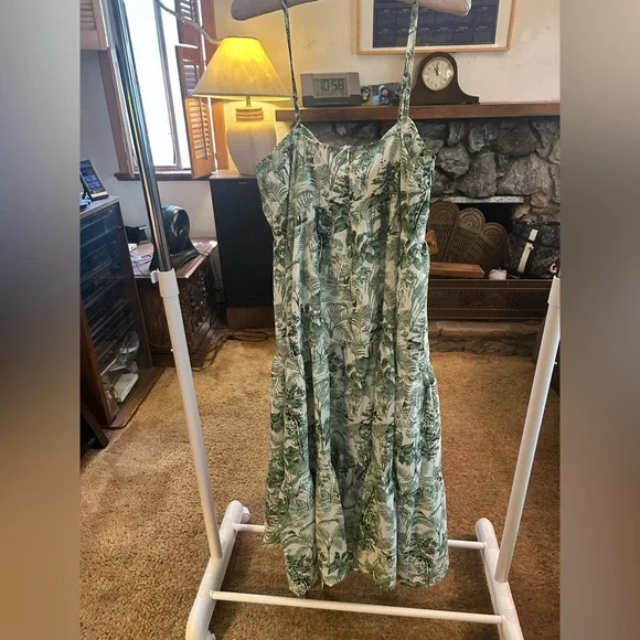 Cider Green Lush Leaf Tropical Print Long Dress💕 - Picture 2 of 8